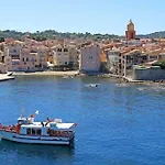 Appartement 2 Bedrooms, 15 Min Walk To Beach, Ac, Pool & Fiber Internet In A Quiet, Private Gated Domain 5kms To St Tropez Cogolin