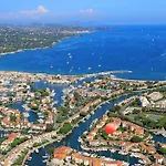 2 Bedrooms, 15 Min Walk To Beach, Ac, Pool & Fiber Internet In A Quiet, Private Gated Domain 5kms To St Tropez