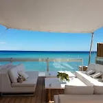 2 Bedrooms, 15 Min Walk To Beach, Ac, Pool & Fiber Internet In A Quiet, Private Gated Domain 5kms To St Tropez *