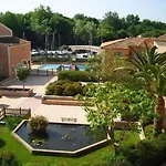 2 Bedrooms, 15 Min Walk To Beach, Ac, Pool & Fiber Internet In A Quiet, Private Gated Domain 5kms To St Tropez *