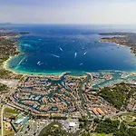 2 Bedrooms, 15 Min Walk To Beach, Ac, Pool & Fiber Internet In A Quiet, Private Gated Domain 5kms To St Tropez Appartement *
