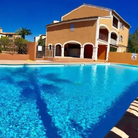 2 Bedrooms, 15 Min Walk To Beach, Ac, Pool & Fiber Internet In A Quiet, Private Gated Domain 5kms To St Tropez Cogolin