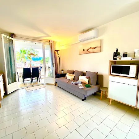 Appartement 2 Bedrooms, 15 Min Walk To Beach, Ac, Pool & Fiber Internet In A Quiet, Private Gated Domain 5kms To St Tropez *