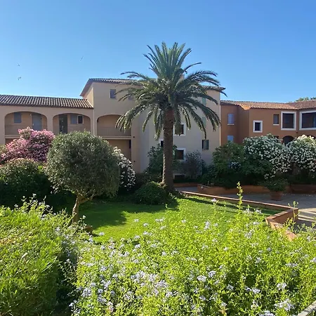 2 Bedrooms, 15 Min Walk To Beach, Ac, Pool & Fiber Internet In A Quiet, Private Gated Domain 5kms To St Tropez Appartement Cogolin