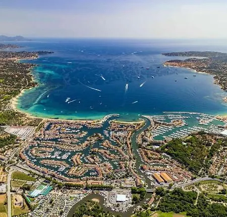 2 Bedrooms, 15 Min Walk To Beach, Ac, Pool & Fiber Internet In A Quiet, Private Gated Domain 5kms To St Tropez Lejlighed *